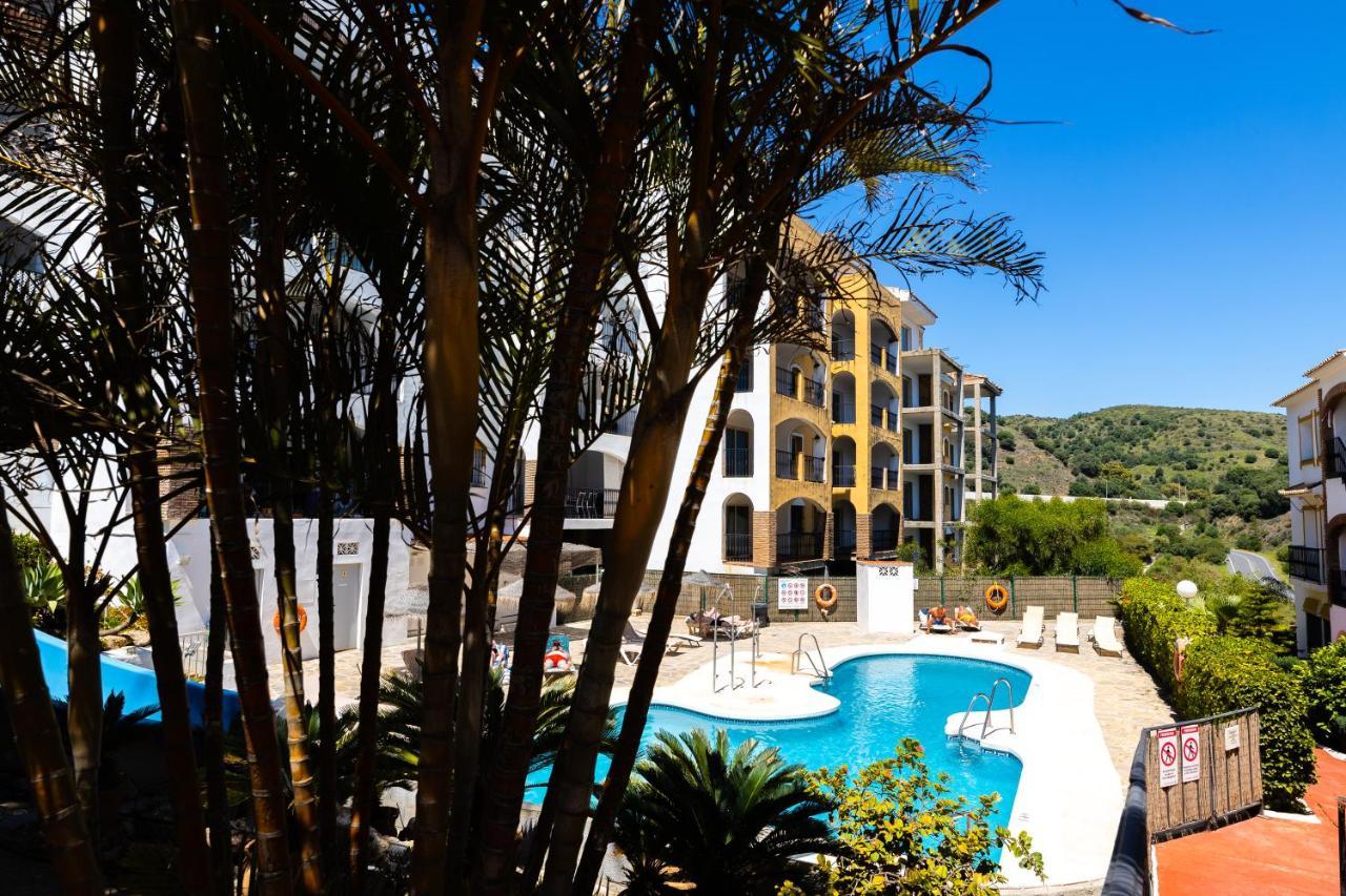 Spacious 2-Bedroom Apartment With Free Parking Sitio de Calahonda Eksteriør bilde