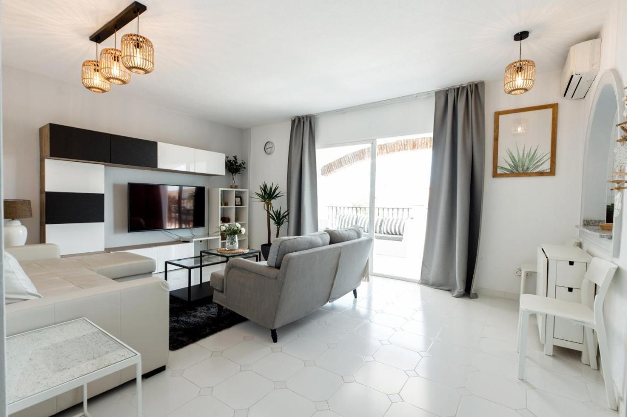 Spacious 2-Bedroom Apartment With Free Parking Sitio de Calahonda Eksteriør bilde